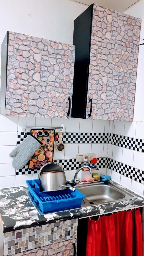 Room In City Center Halle With Shared Bathroom & Kitchen - Free Wifi, Netflix, Ipad & Ground Floor Exterior photo